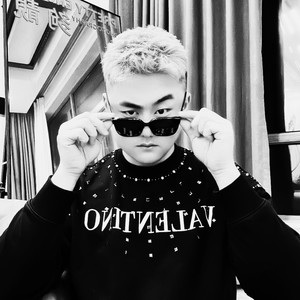 苗鑫资料,苗鑫最新歌曲,苗鑫MV视频,苗鑫音乐专辑,苗鑫好听的歌