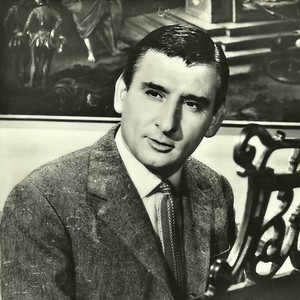 Renato Rascel资料,Renato Rascel最新歌曲,Renato RascelMV视频,Renato Rascel音乐专辑,Renato Rascel好听的歌