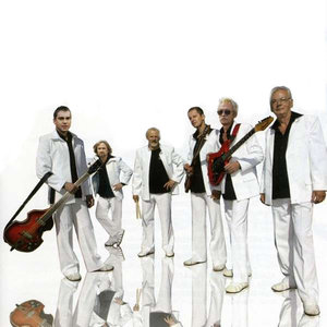 Rote Gitarren资料,Rote Gitarren最新歌曲,Rote GitarrenMV视频,Rote Gitarren音乐专辑,Rote Gitarren好听的歌