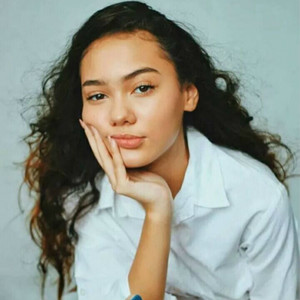 Krystal Brimner资料,Krystal Brimner最新歌曲,Krystal BrimnerMV视频,Krystal Brimner音乐专辑,Krystal Brimner好听的歌