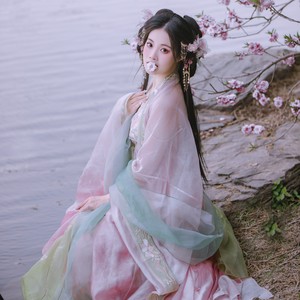 可爱晨资料,可爱晨最新歌曲,可爱晨MV视频,可爱晨音乐专辑,可爱晨好听的歌