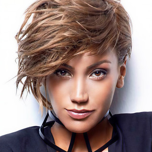 Roya资料,Roya最新歌曲,RoyaMV视频,Roya音乐专辑,Roya好听的歌