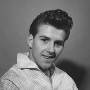 Vince Eager资料,Vince Eager最新歌曲,Vince EagerMV视频,Vince Eager音乐专辑,Vince Eager好听的歌