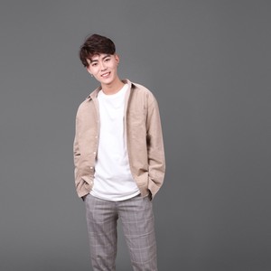 瑞吉资料,瑞吉最新歌曲,瑞吉MV视频,瑞吉音乐专辑,瑞吉好听的歌