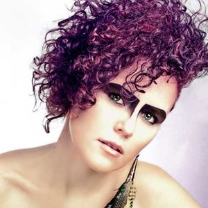 Iskwé资料,Iskwé最新歌曲,IskwéMV视频,Iskwé音乐专辑,Iskwé好听的歌