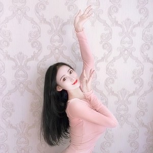 皇后资料,皇后最新歌曲,皇后MV视频,皇后音乐专辑,皇后好听的歌