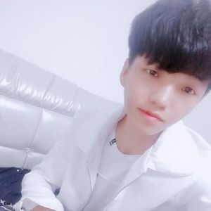 那个女孩为你付出了年华