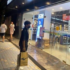 别的小朋友都回家了