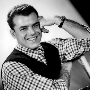 Julius La Rosa资料,Julius La Rosa最新歌曲,Julius La RosaMV视频,Julius La Rosa音乐专辑,Julius La Rosa好听的歌