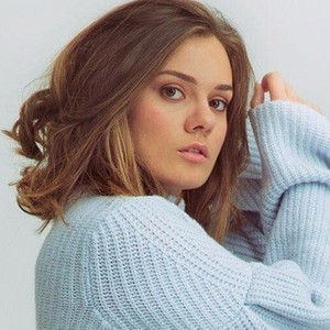 Emelie Hollow资料,Emelie Hollow最新歌曲,Emelie HollowMV视频,Emelie Hollow音乐专辑,Emelie Hollow好听的歌