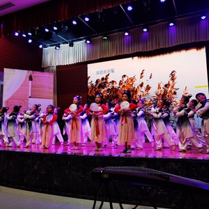 吟唱诗人资料,吟唱诗人最新歌曲,吟唱诗人MV视频,吟唱诗人音乐专辑,吟唱诗人好听的歌