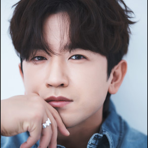 李玟雨 - Girl Friend MBC Music Core 现场版 05/12/03