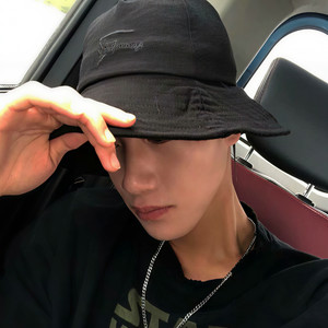 立总资料,立总最新歌曲,立总MV视频,立总音乐专辑,立总好听的歌