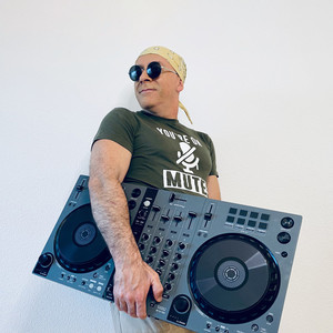 Alé Kumá资料,Alé Kumá最新歌曲,Alé KumáMV视频,Alé Kumá音乐专辑,Alé Kumá好听的歌