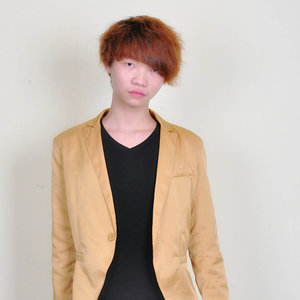 花小伤゜「苍白」爱情丶是要付出代价的