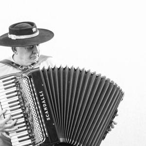 Luiz Carlos Borges资料,Luiz Carlos Borges最新歌曲,Luiz Carlos BorgesMV视频,Luiz Carlos Borges音乐专辑,Luiz Carlos Borges好听的歌