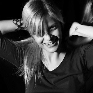 Laura Ros资料,Laura Ros最新歌曲,Laura RosMV视频,Laura Ros音乐专辑,Laura Ros好听的歌
