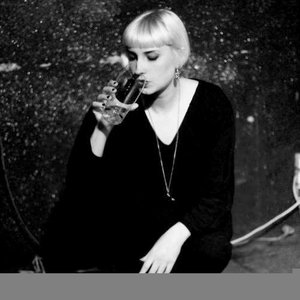 Molly Nilsson资料,Molly Nilsson最新歌曲,Molly NilssonMV视频,Molly Nilsson音乐专辑,Molly Nilsson好听的歌