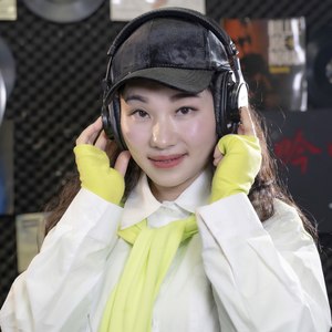 姚群资料,姚群最新歌曲,姚群MV视频,姚群音乐专辑,姚群好听的歌