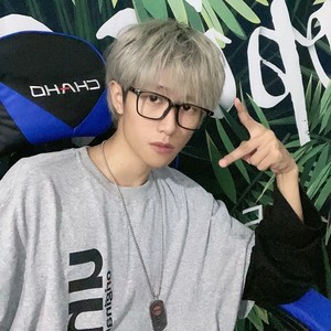 千千哥哥资料,千千哥哥最新歌曲,千千哥哥MV视频,千千哥哥音乐专辑,千千哥哥好听的歌