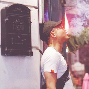 JR资料,JR最新歌曲,JRMV视频,JR音乐专辑,JR好听的歌