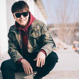 J2资料,J2最新歌曲,J2MV视频,J2音乐专辑,J2好听的歌