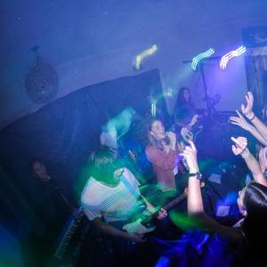 Pretty People资料,Pretty People最新歌曲,Pretty PeopleMV视频,Pretty People音乐专辑,Pretty People好听的歌