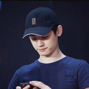 大草资料,大草最新歌曲,大草MV视频,大草音乐专辑,大草好听的歌