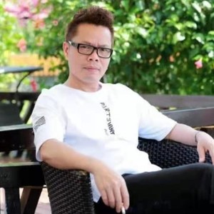 华灯初裳资料,华灯初裳最新歌曲,华灯初裳MV视频,华灯初裳音乐专辑,华灯初裳好听的歌