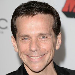 Carl Thiel资料,Carl Thiel最新歌曲,Carl ThielMV视频,Carl Thiel音乐专辑,Carl Thiel好听的歌