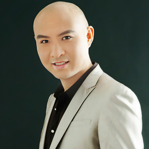 一个人的世界 (余龙原创)