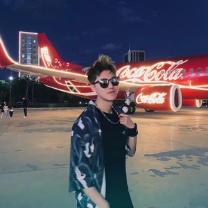 齐柏林资料,齐柏林最新歌曲,齐柏林MV视频,齐柏林音乐专辑,齐柏林好听的歌