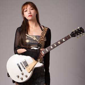 莫莫Mosy资料,莫莫Mosy最新歌曲,莫莫MosyMV视频,莫莫Mosy音乐专辑,莫莫Mosy好听的歌