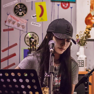 包鸿雁资料,包鸿雁最新歌曲,包鸿雁MV视频,包鸿雁音乐专辑,包鸿雁好听的歌