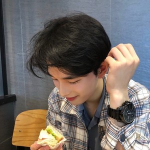 June资料,June最新歌曲,JuneMV视频,June音乐专辑,June好听的歌