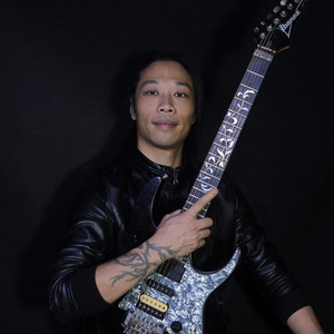 月亮的脸偷偷的在改变