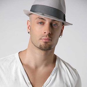 Adrian Gaxha资料,Adrian Gaxha最新歌曲,Adrian GaxhaMV视频,Adrian Gaxha音乐专辑,Adrian Gaxha好听的歌