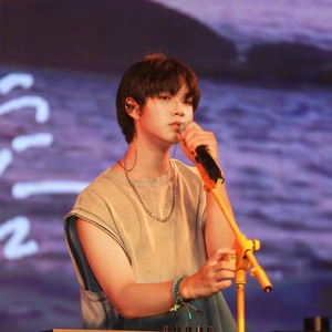 钟启煌资料,钟启煌最新歌曲,钟启煌MV视频,钟启煌音乐专辑,钟启煌好听的歌