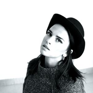 Lizzy Loeb资料,Lizzy Loeb最新歌曲,Lizzy LoebMV视频,Lizzy Loeb音乐专辑,Lizzy Loeb好听的歌