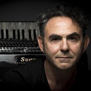 César Lerner资料,César Lerner最新歌曲,César LernerMV视频,César Lerner音乐专辑,César Lerner好听的歌