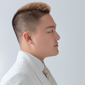 阿龙资料,阿龙最新歌曲,阿龙MV视频,阿龙音乐专辑,阿龙好听的歌