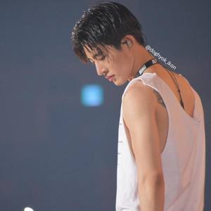 王爱资料,王爱最新歌曲,王爱MV视频,王爱音乐专辑,王爱好听的歌