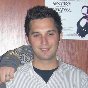 Laurence Holcombe资料,Laurence Holcombe最新歌曲,Laurence HolcombeMV视频,Laurence Holcombe音乐专辑,Laurence Holcombe好听的歌