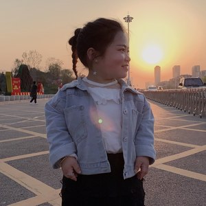 李凯莉资料,李凯莉最新歌曲,李凯莉MV视频,李凯莉音乐专辑,李凯莉好听的歌