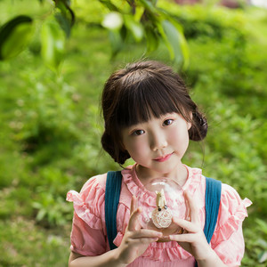 黄馨怡资料,黄馨怡最新歌曲,黄馨怡MV视频,黄馨怡音乐专辑,黄馨怡好听的歌