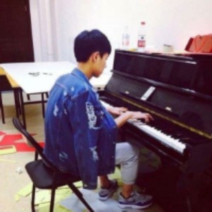 李小小资料,李小小最新歌曲,李小小MV视频,李小小音乐专辑,李小小好听的歌