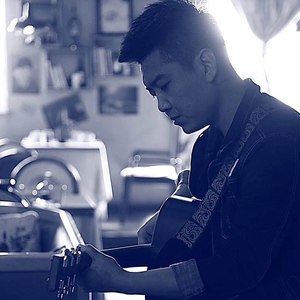 龙曌资料,龙曌最新歌曲,龙曌MV视频,龙曌音乐专辑,龙曌好听的歌