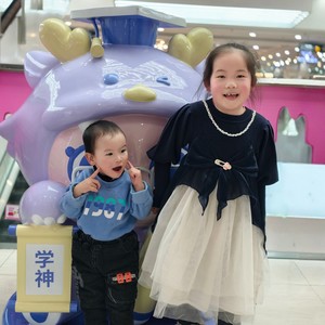 李亮资料,李亮最新歌曲,李亮MV视频,李亮音乐专辑,李亮好听的歌