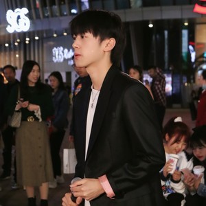 李俊毅资料,李俊毅最新歌曲,李俊毅MV视频,李俊毅音乐专辑,李俊毅好听的歌