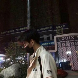 莫楠资料,莫楠最新歌曲,莫楠MV视频,莫楠音乐专辑,莫楠好听的歌